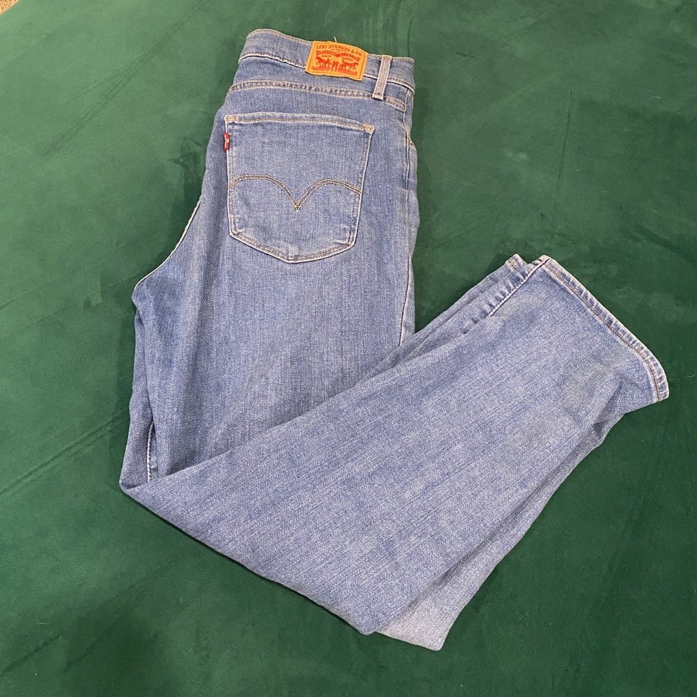 Levi’s 724 high rise crop in EUC!